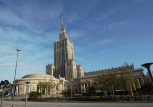 Kulturpaladset er et symbol på Warszawa, og er i dag omgivet af højhuse