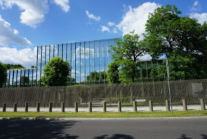 Den britiske ambassade udstråler effektivitet