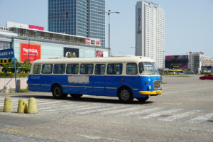 Ikonisk bus produceret i PRL - Kommunismen i Warszawa