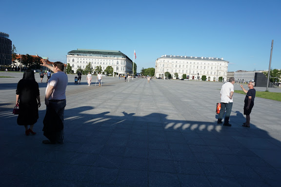 Metro Nowy Swiat Uniwersytet - Turen går til Warszawa