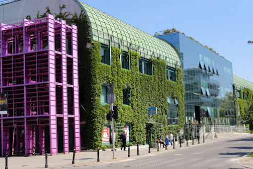 Universitetsbiblioteket i Warszawa er et fast element ved længere ture i Warszawa