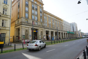 Metro Politechnika ligger centralt i Warszawa, men med lidt færre turister end i den Gamle By.
