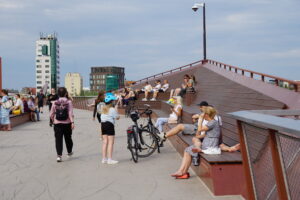 Den nye bro over Wislafloden er blevet utroligt populær, og forbinder Centrum med Praga